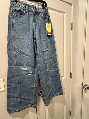 Women’s Wide Leg Jeans
